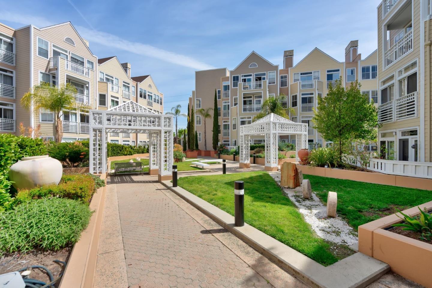 Front Image Thumbnail for ML82040016