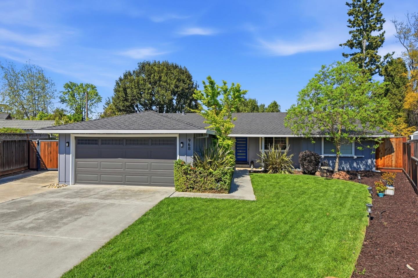 Front Image Thumbnail for ML82040031