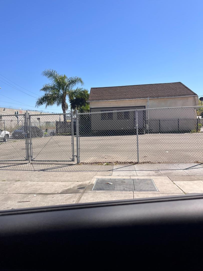 Front Image Thumbnail for ML82040046