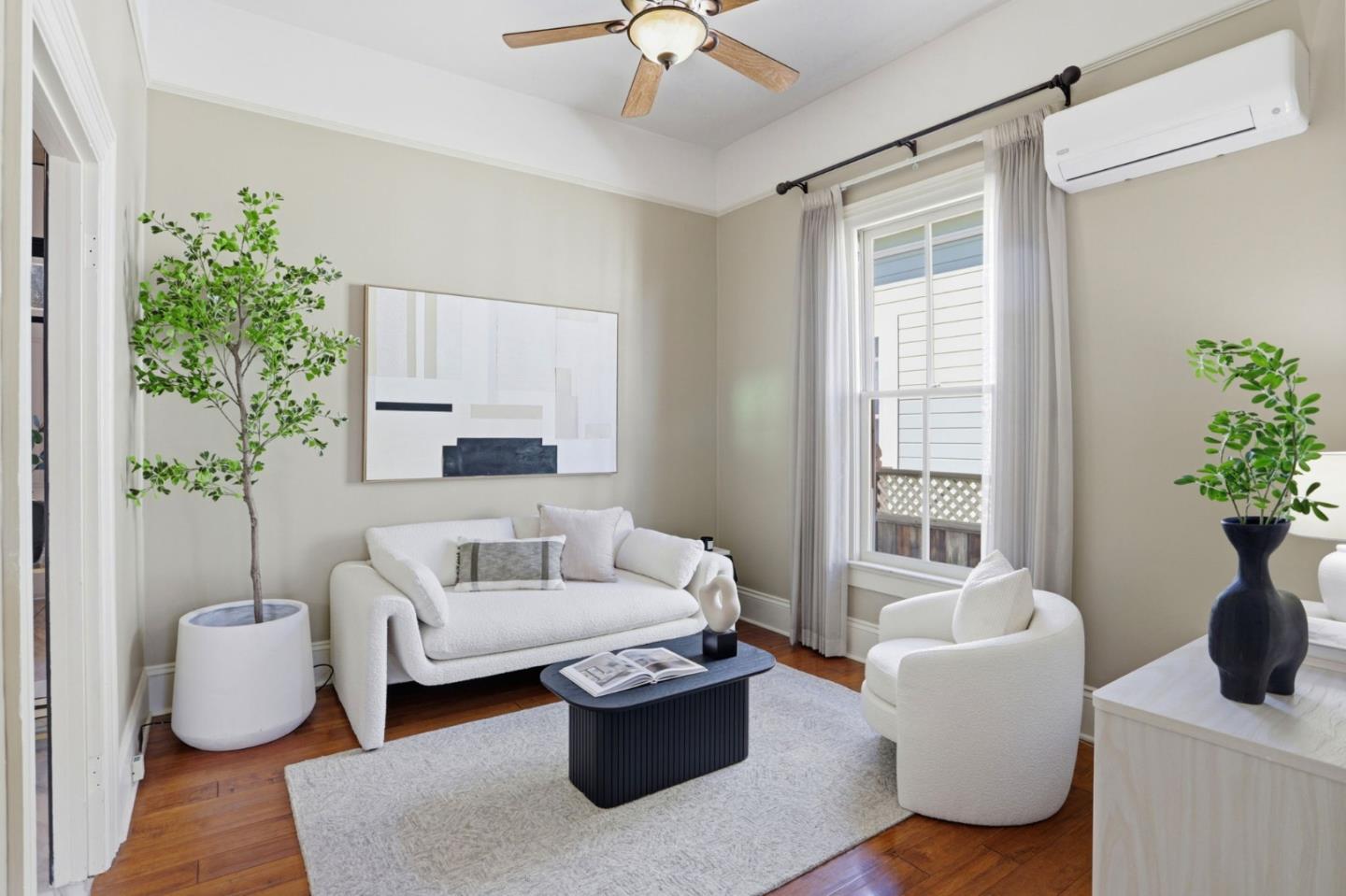 Front Image Thumbnail for ML82040048