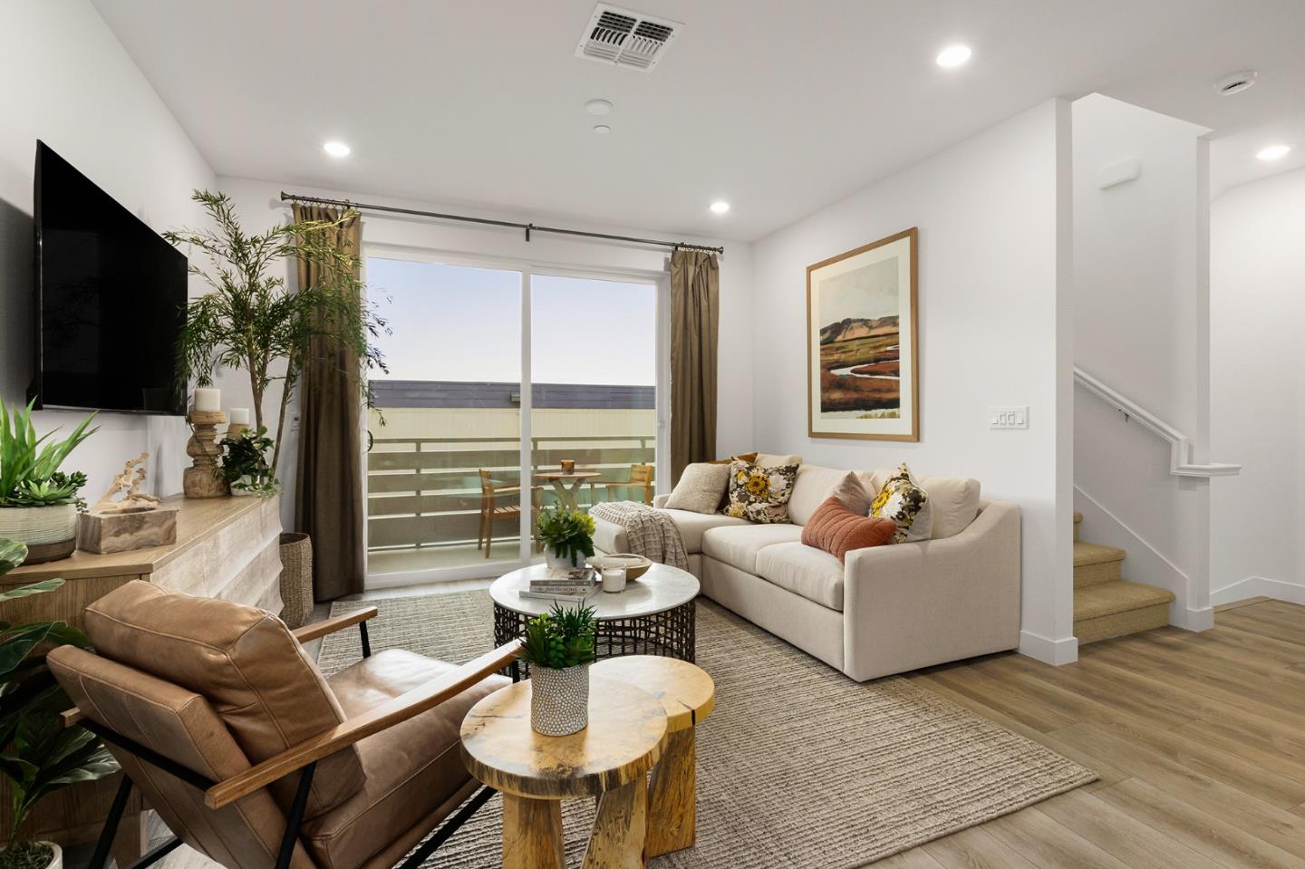 Front Image Thumbnail for ML82040068