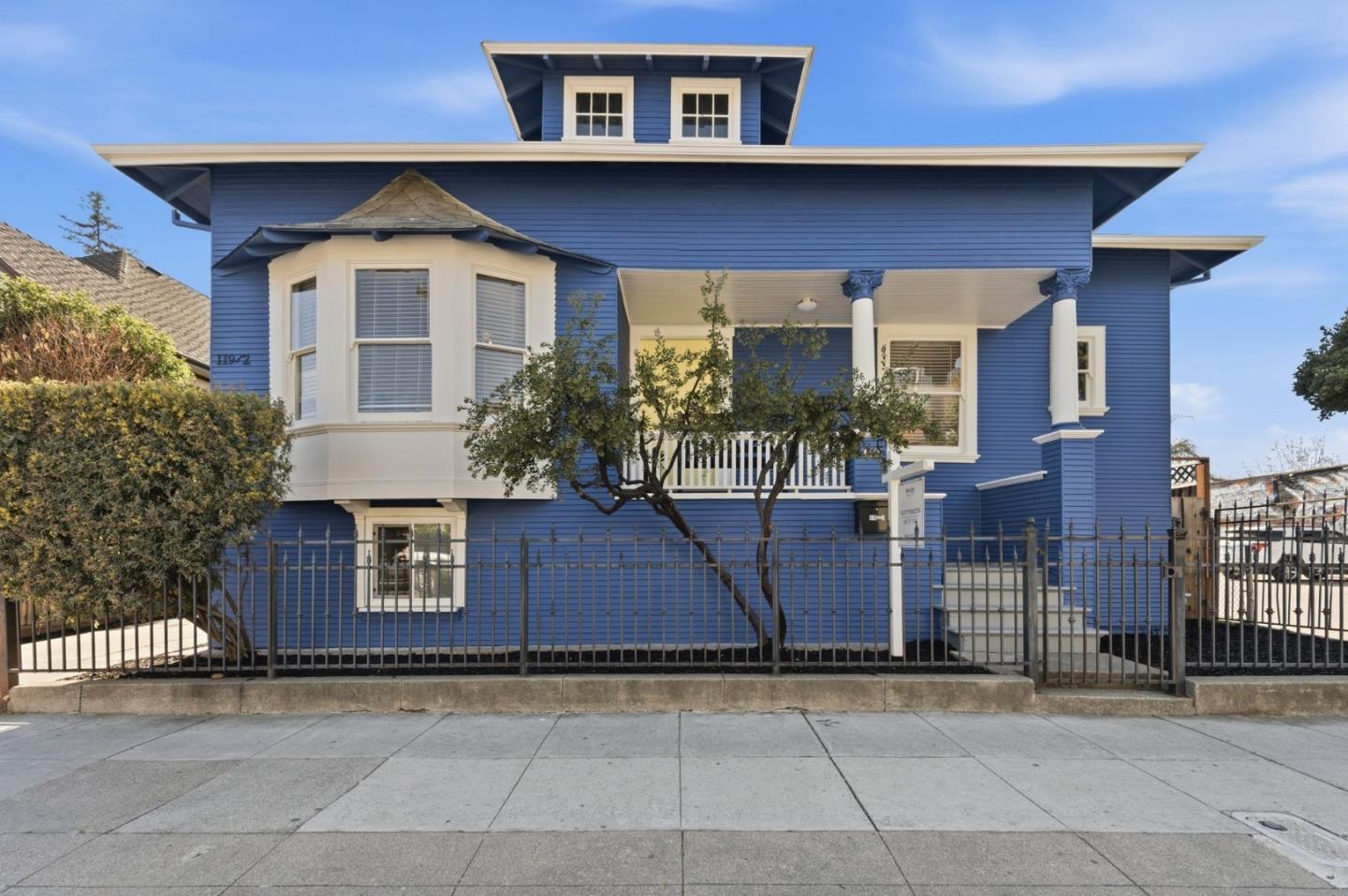 Front Image Thumbnail for ML82040075