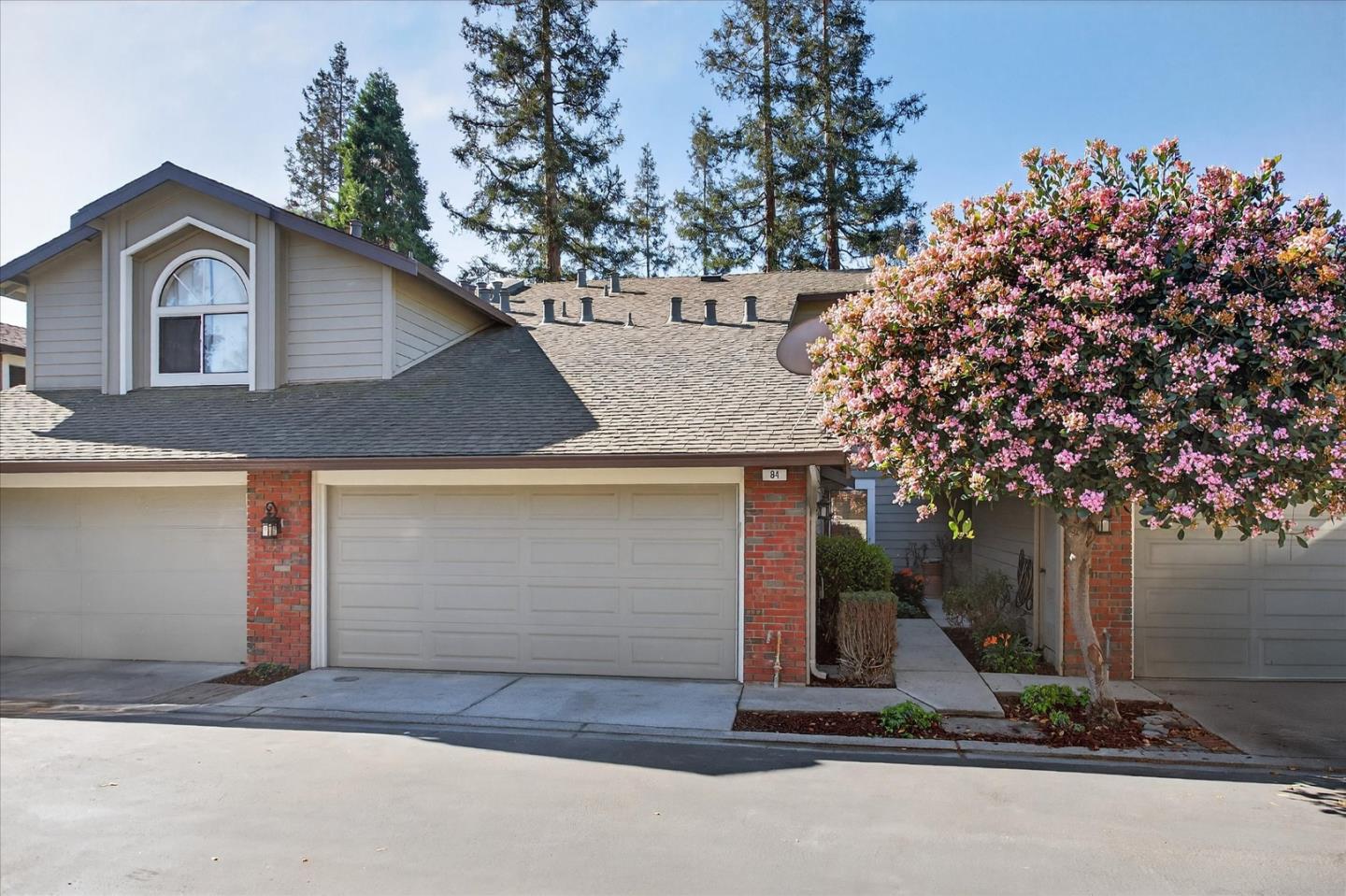 Front Image Thumbnail for ML82040085