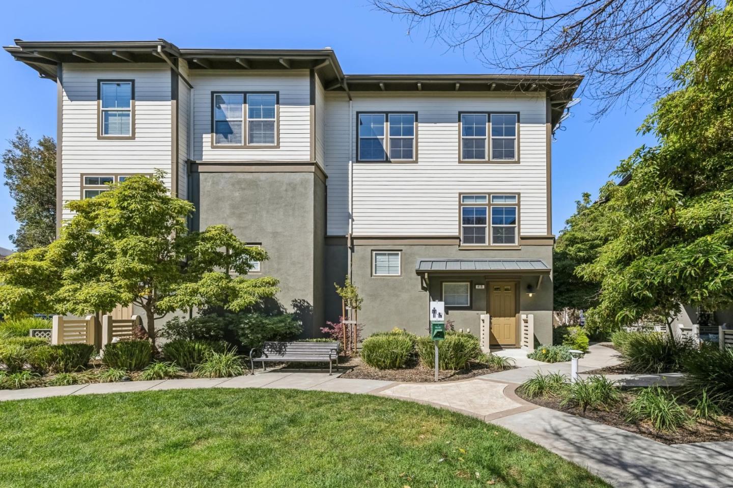 Front Image Thumbnail for ML82040118