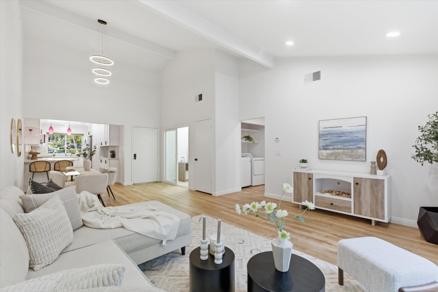 Front Image Thumbnail for ML82040148