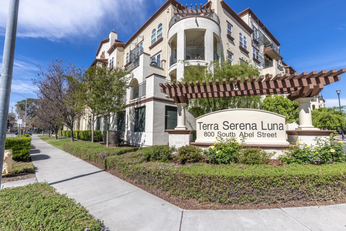 Front Image Thumbnail for ML82040172