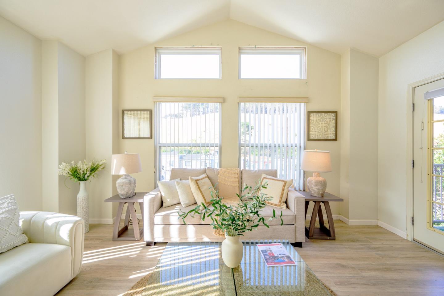 Front Image Thumbnail for ML82040181