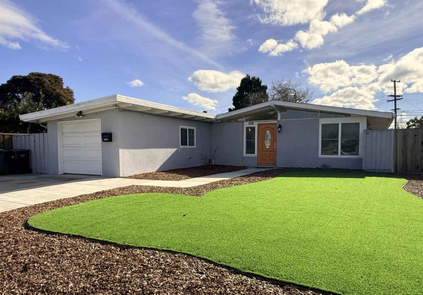 Front Image Thumbnail for ML82040227