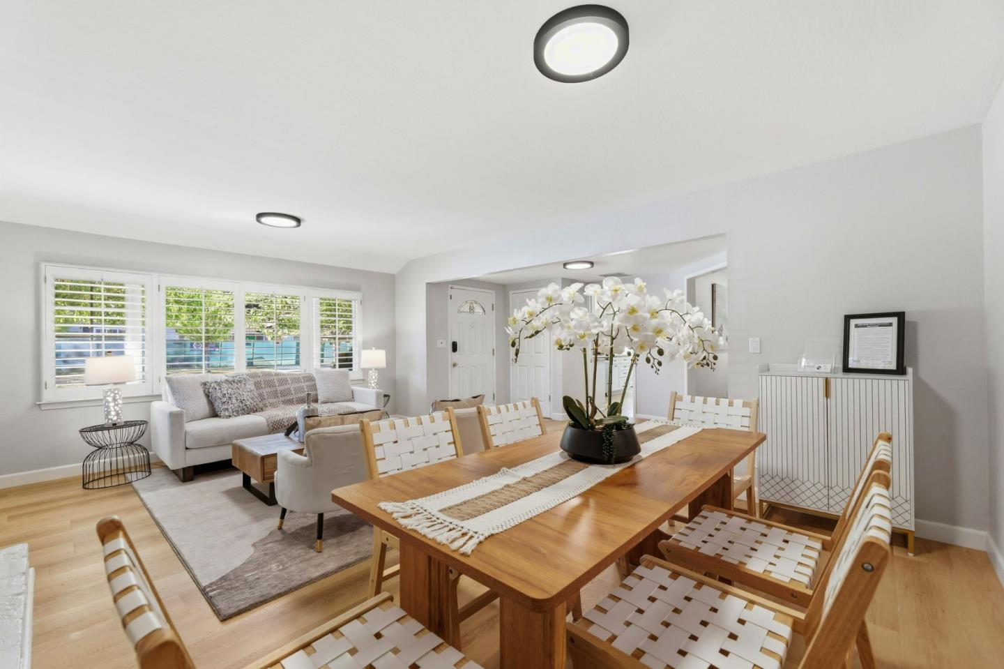 Front Image Thumbnail for ML82040244