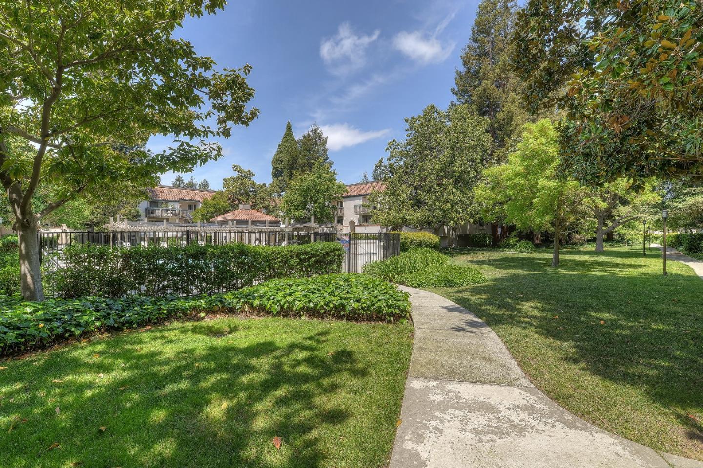 Front Image Thumbnail for ML82040268