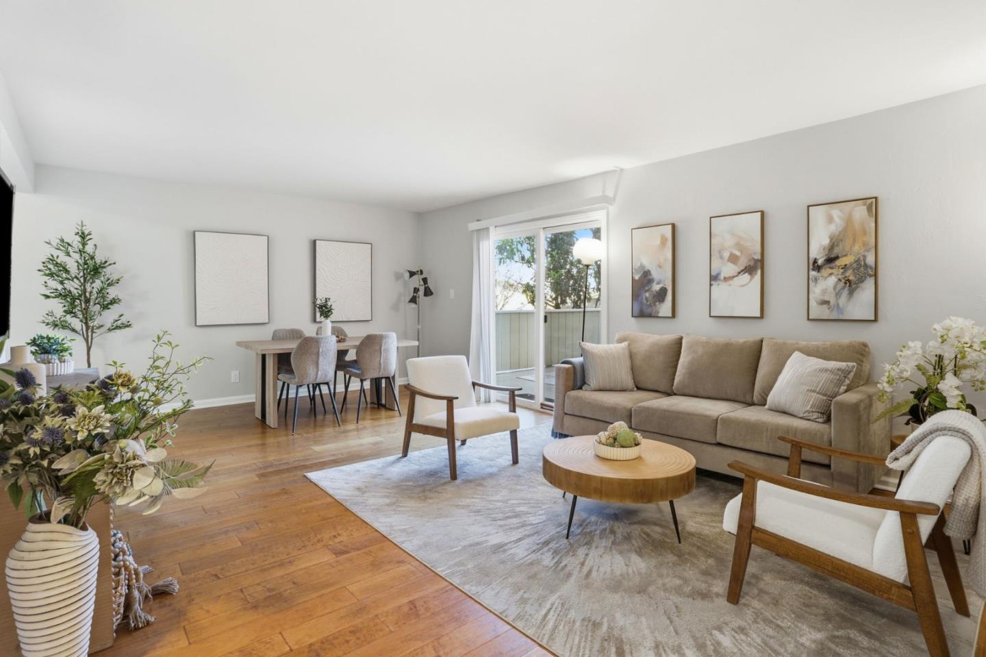 Front Image Thumbnail for ML82040279