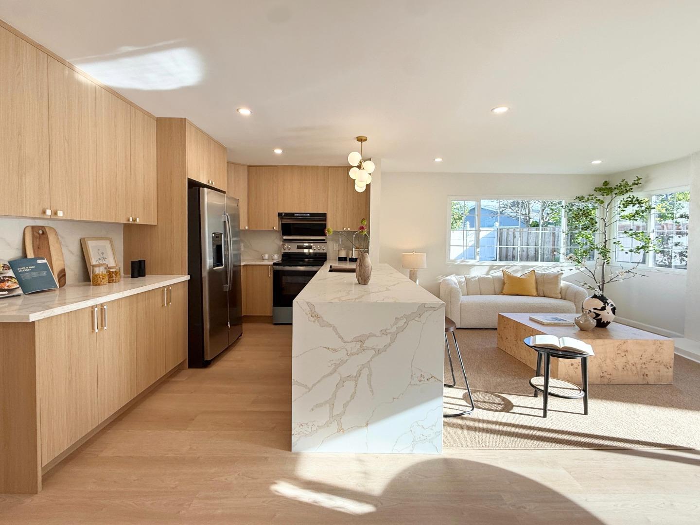 Front Image Thumbnail for ML82040302