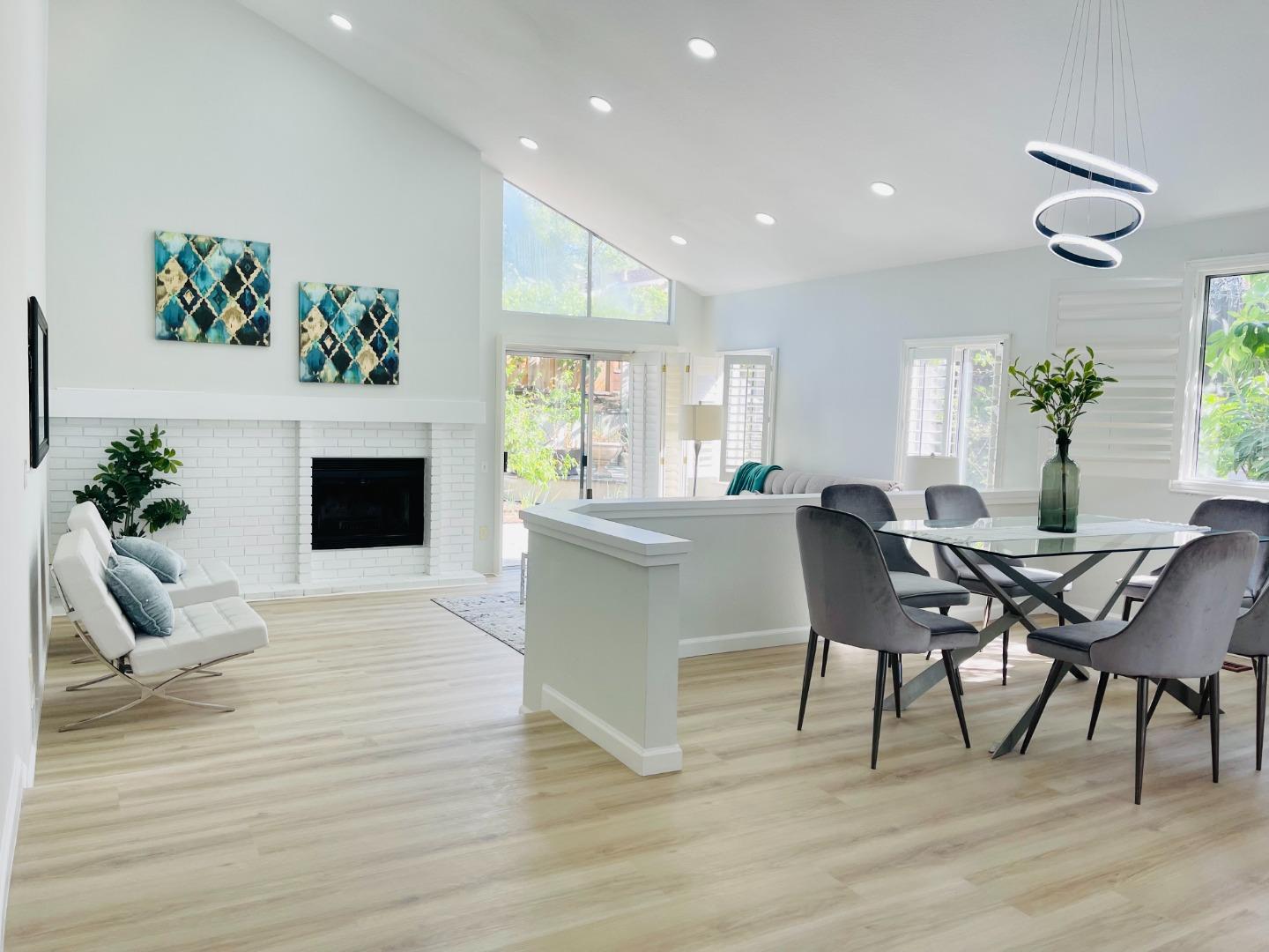 Front Image Thumbnail for ML82040308