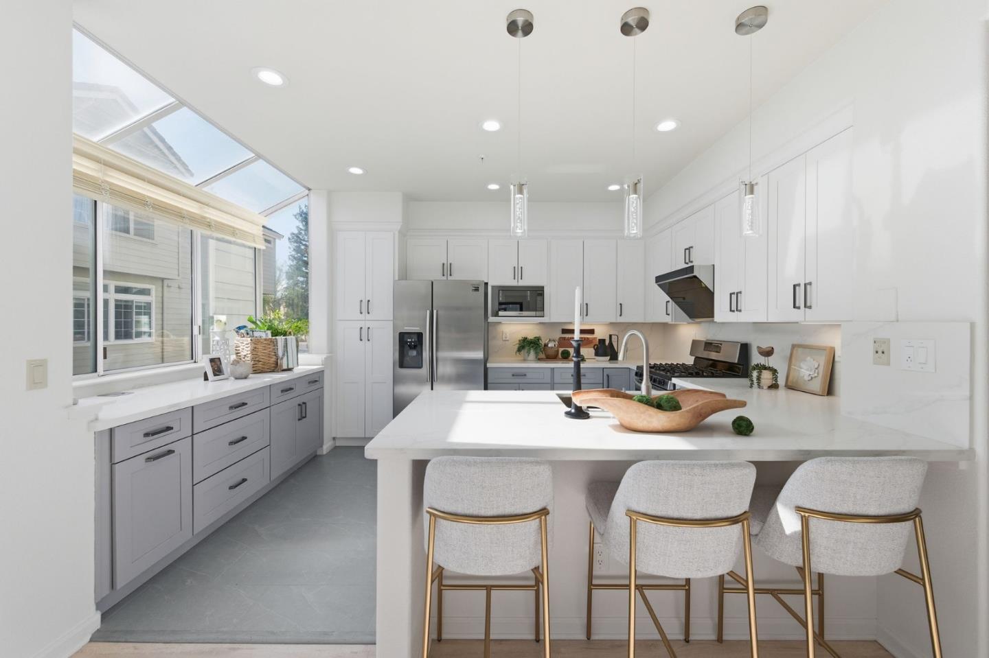 Front Image Thumbnail for ML82040338