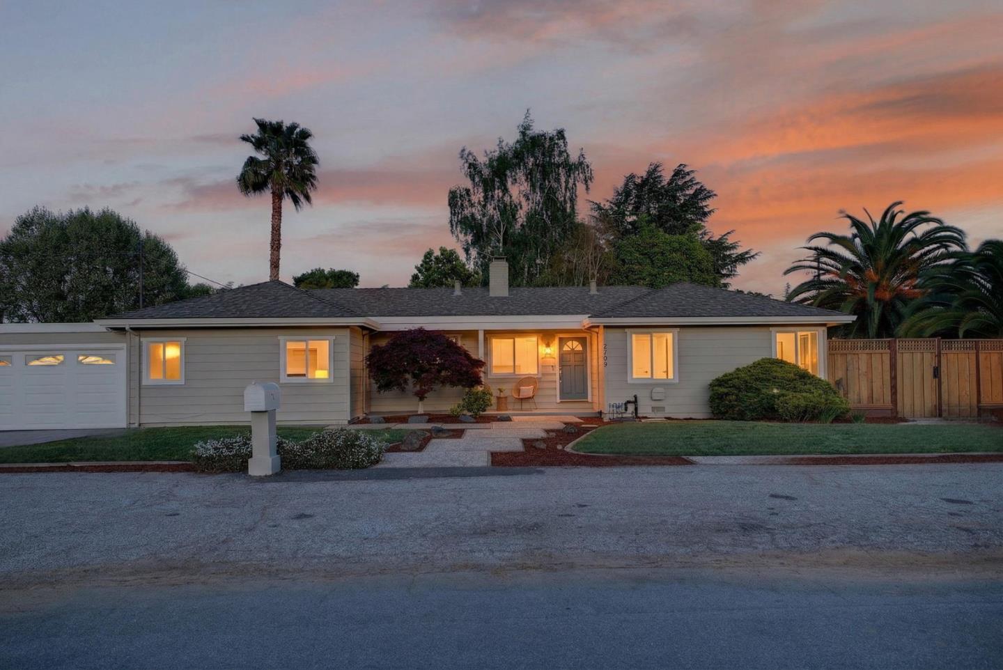 Front Image Thumbnail for ML82040343