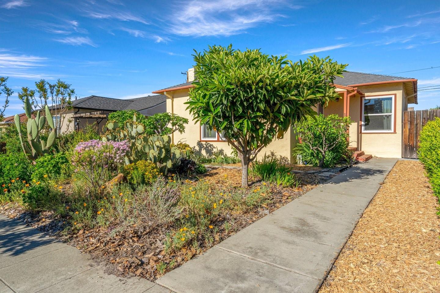 Front Image Thumbnail for ML82040373