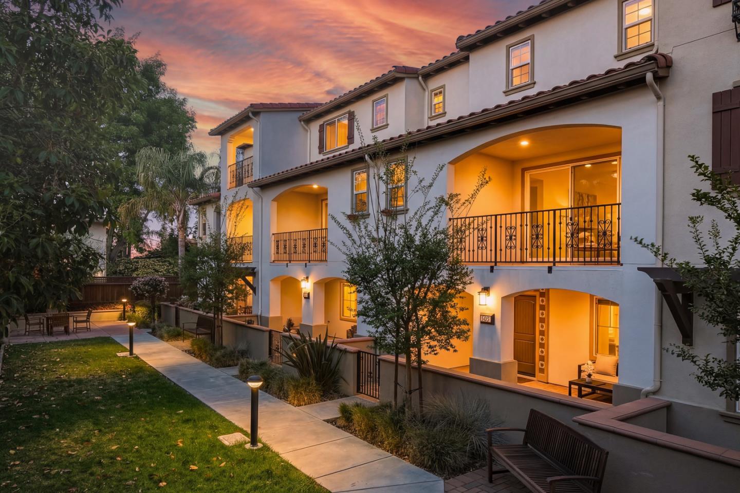 Front Image Thumbnail for ML82040411