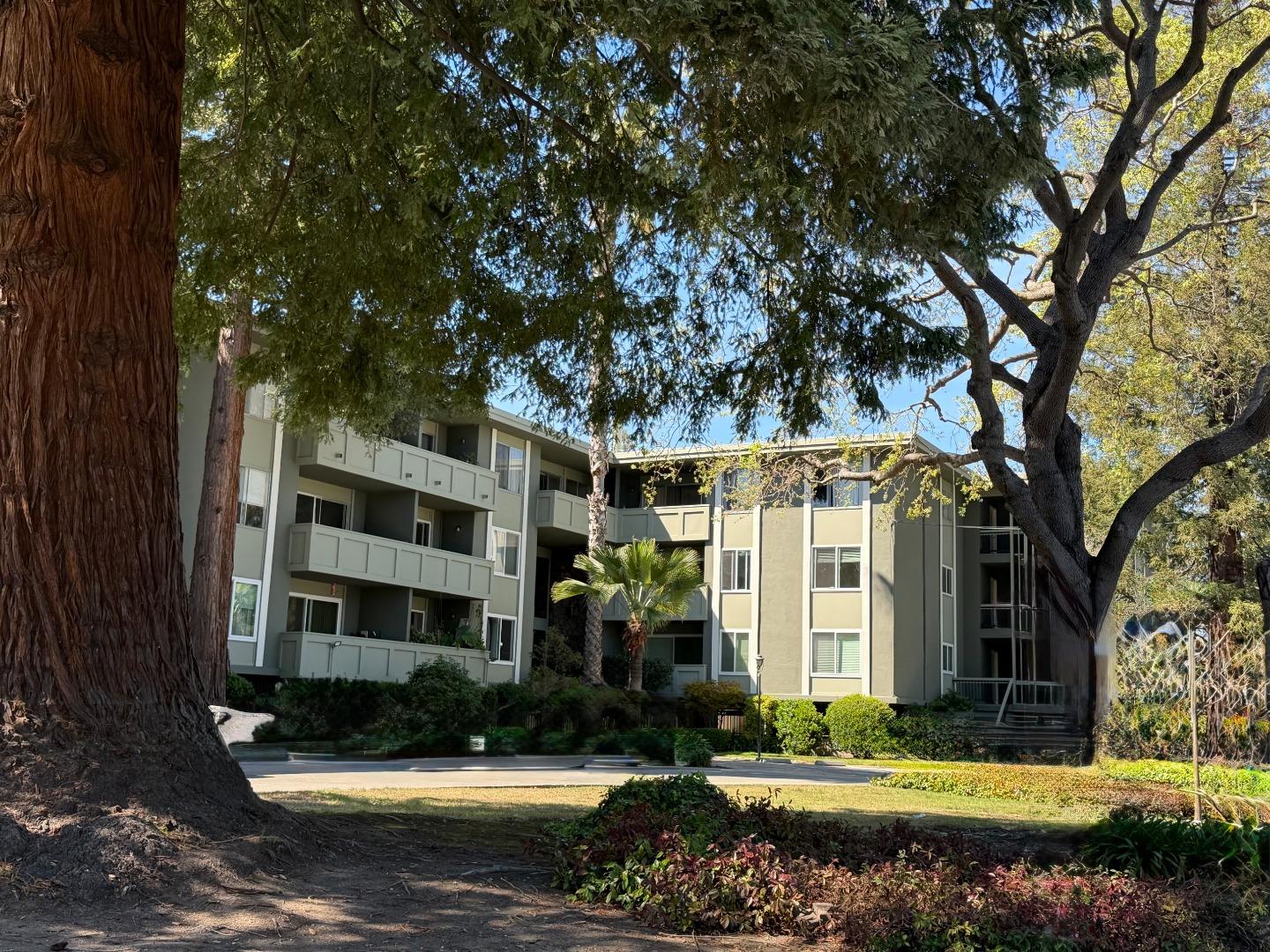 Front Image Thumbnail for ML82040420