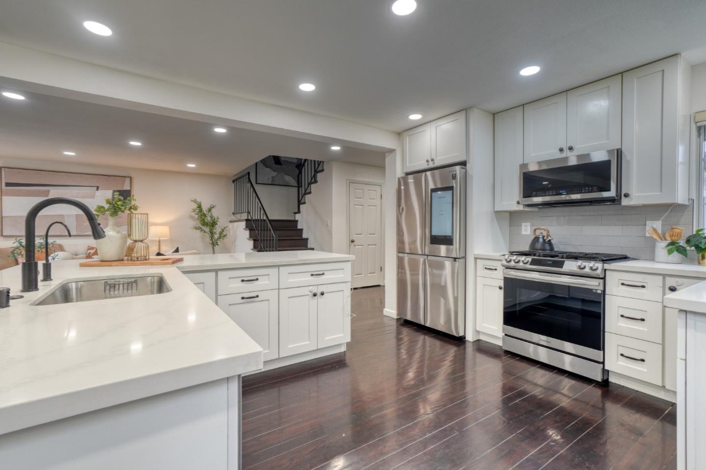 Front Image Thumbnail for ML82040487