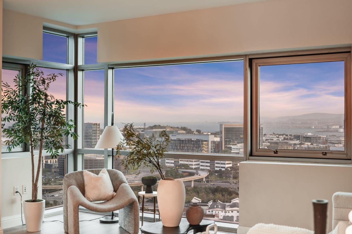 Front Image Thumbnail for ML82040529