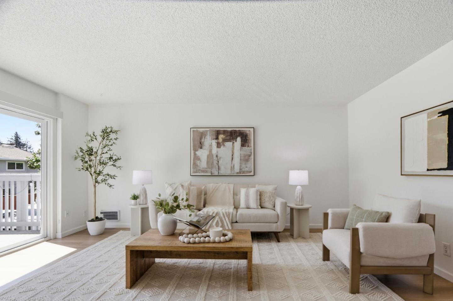 Front Image Thumbnail for ML82040566