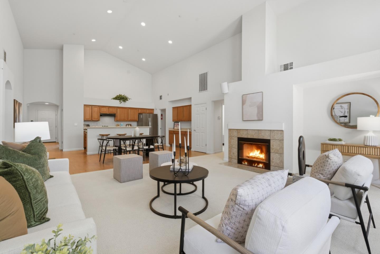 Front Image Thumbnail for ML82040598