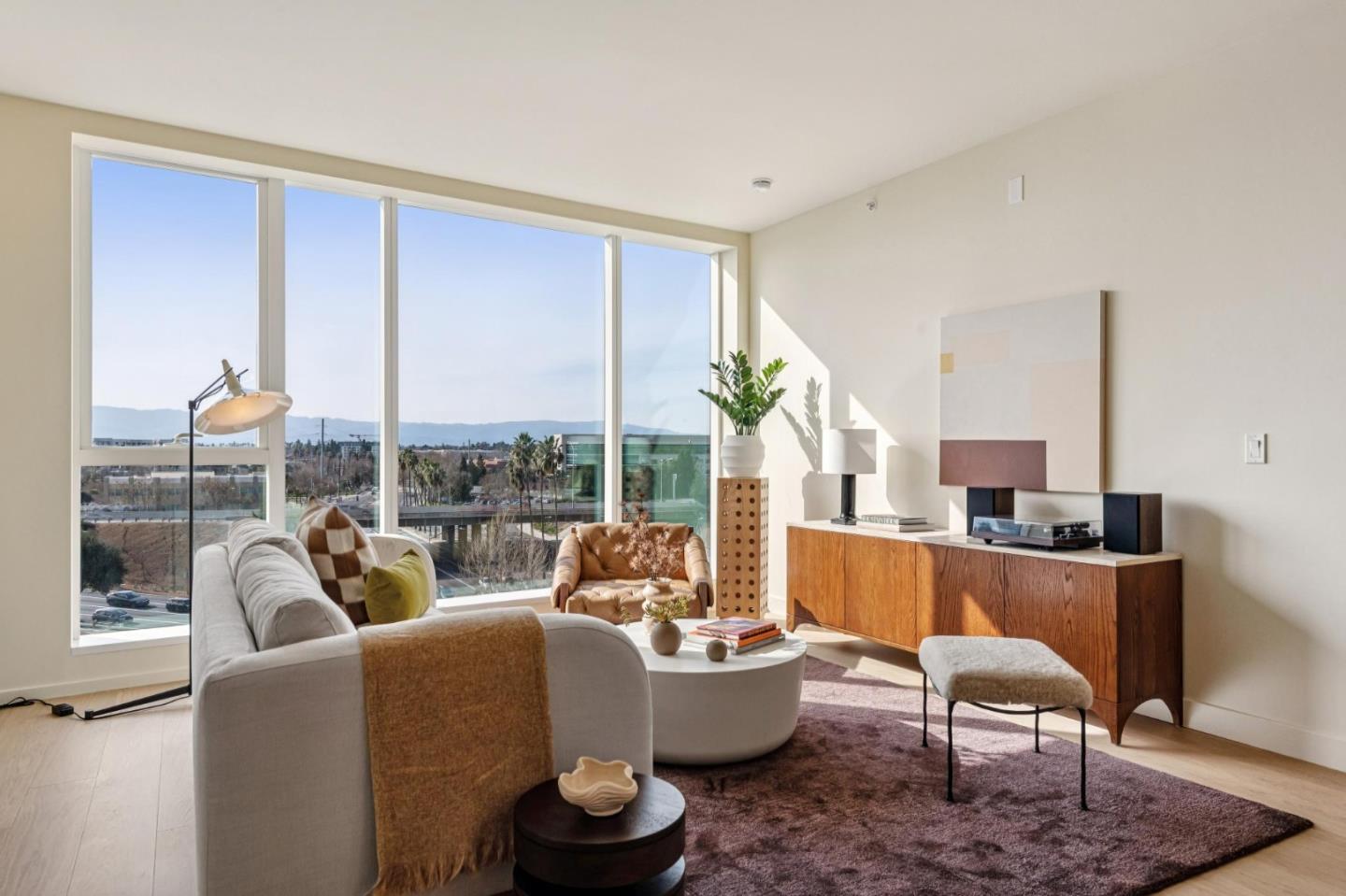 Front Image Thumbnail for ML82040622