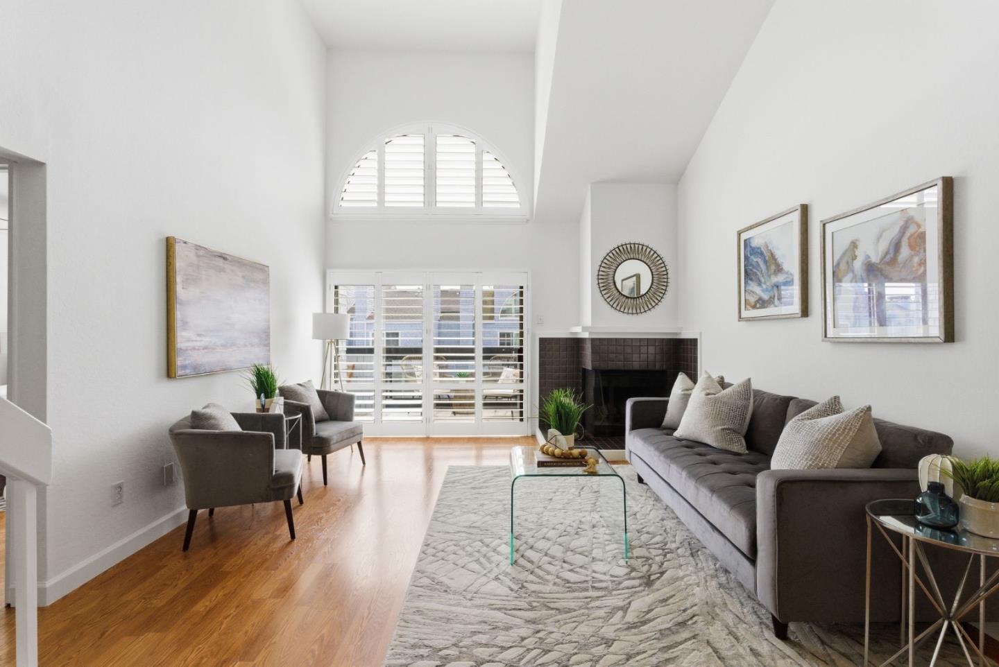 Front Image Thumbnail for ML82040679