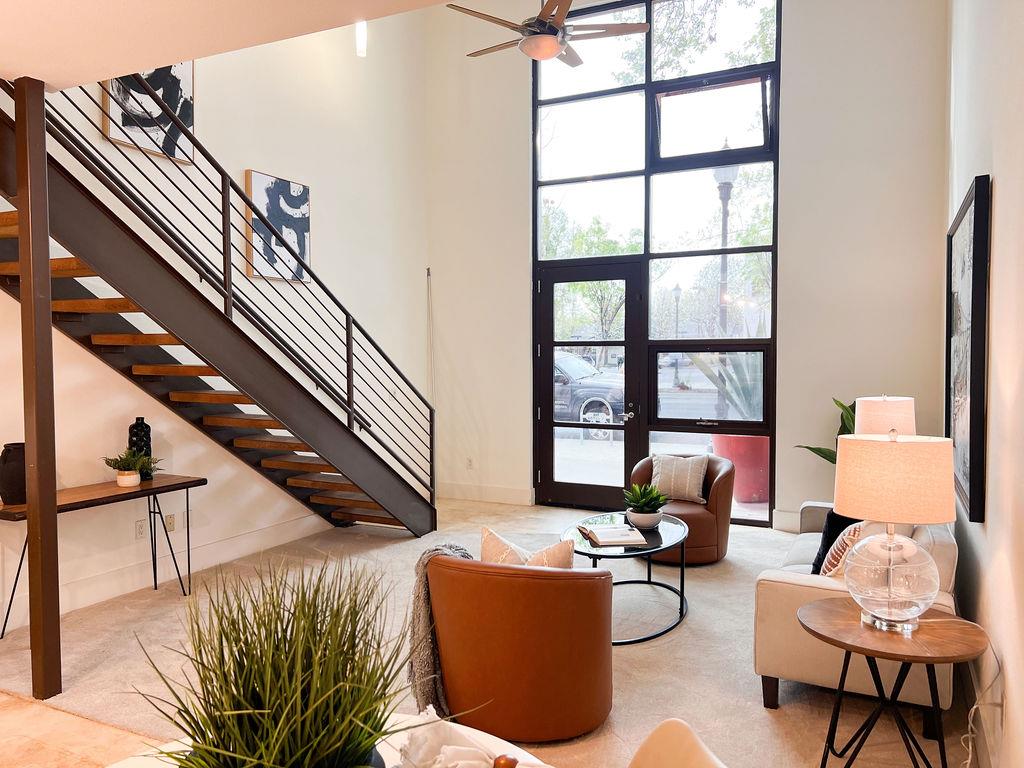 Front Image Thumbnail for ML82040681