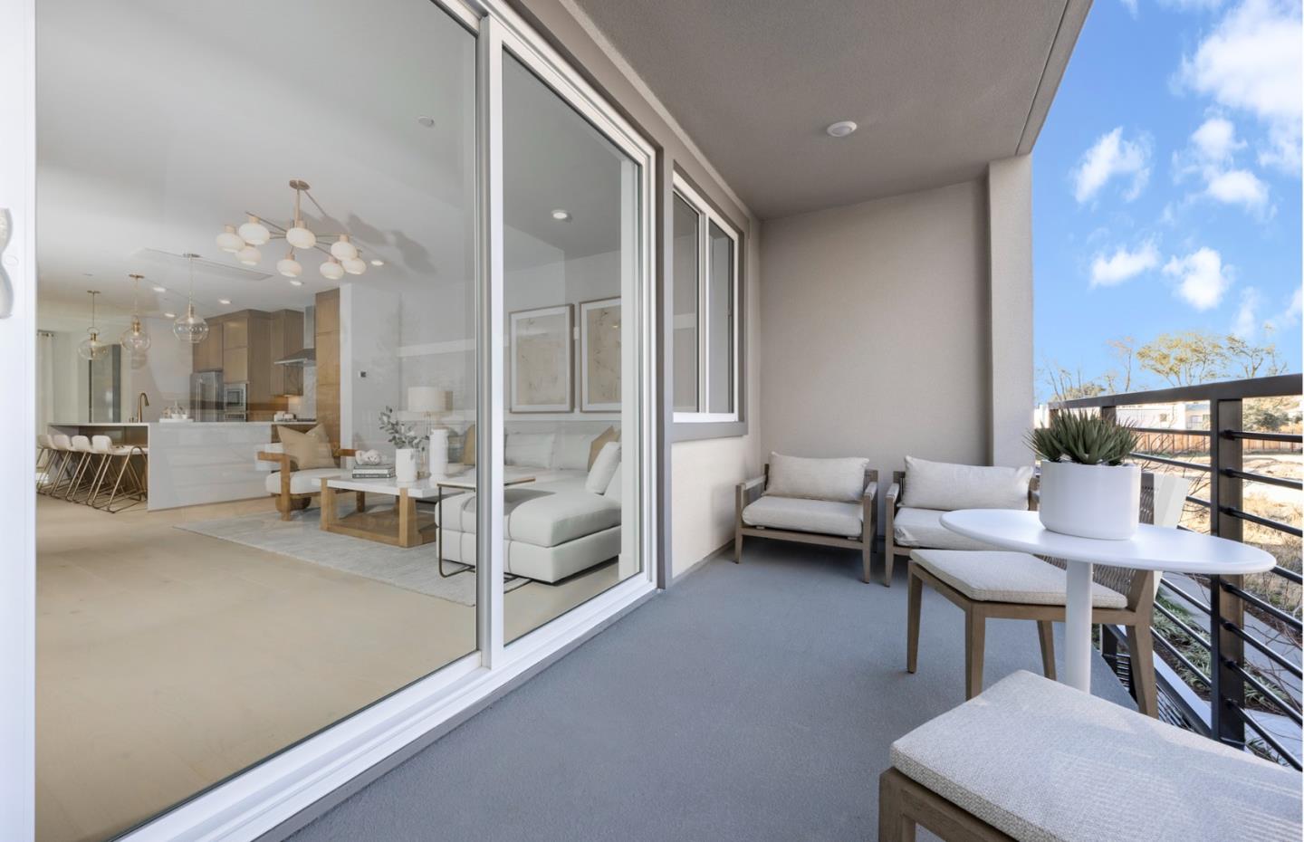 Front Image Thumbnail for ML82040733