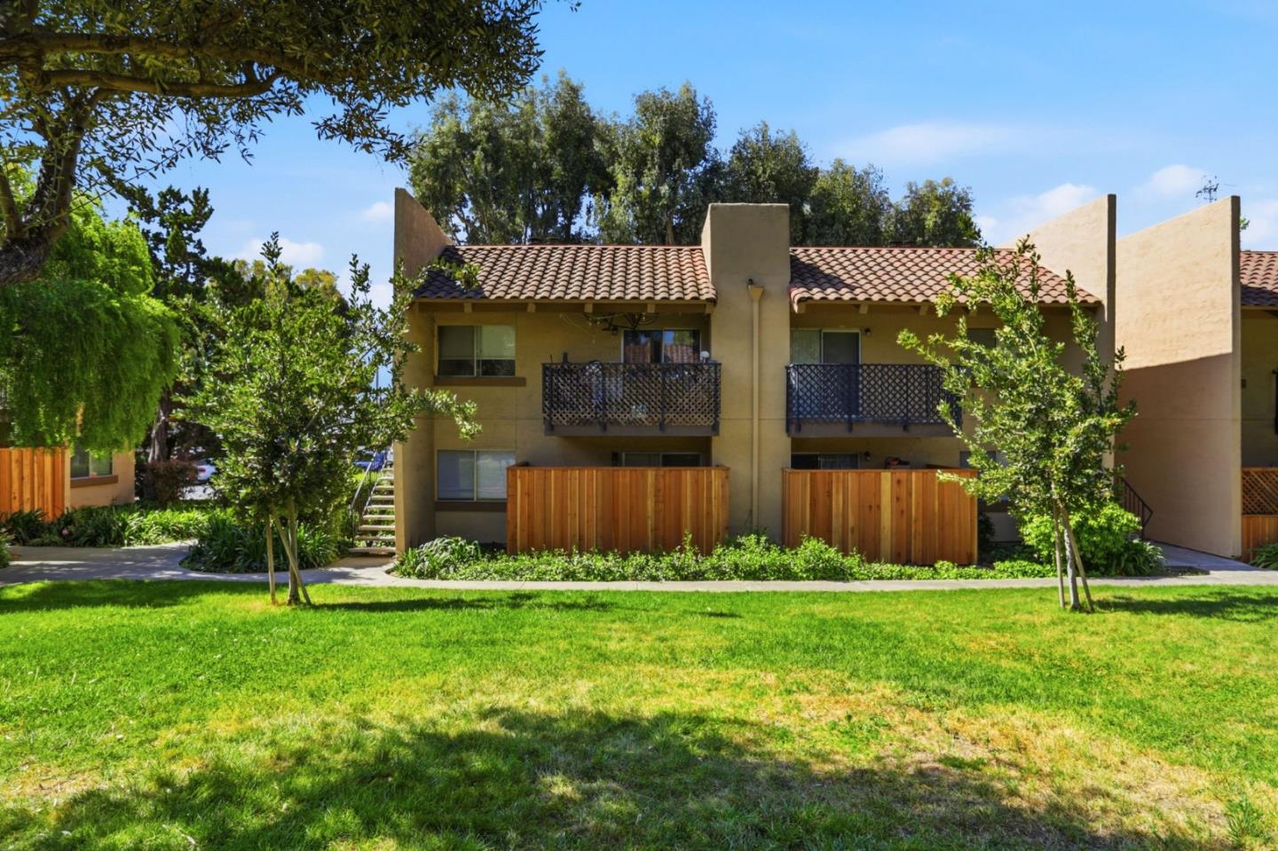 Front Image Thumbnail for ML82040750