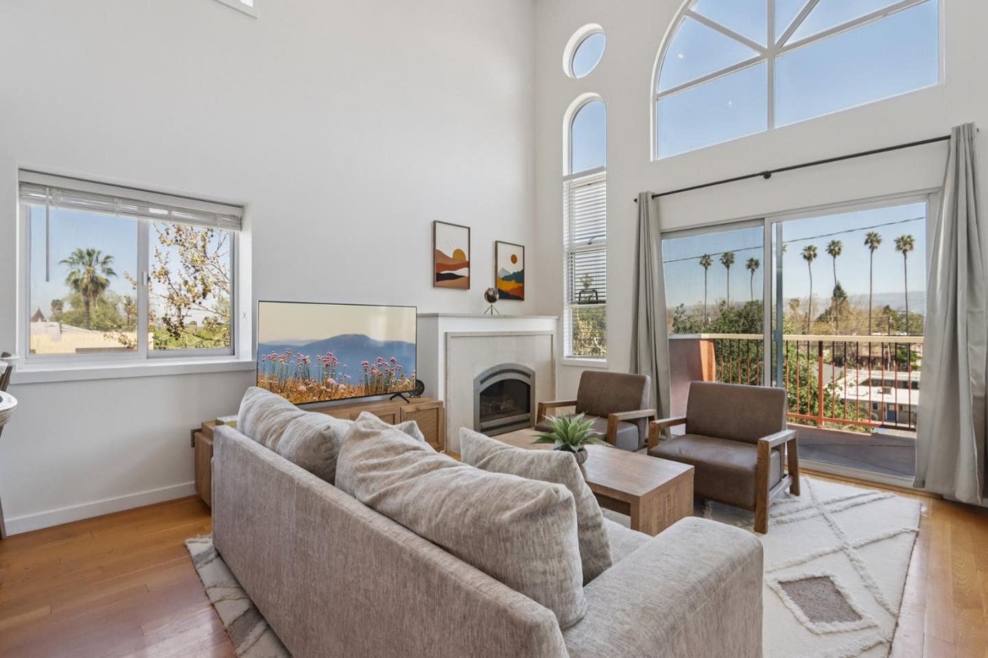 Front Image Thumbnail for ML82040813