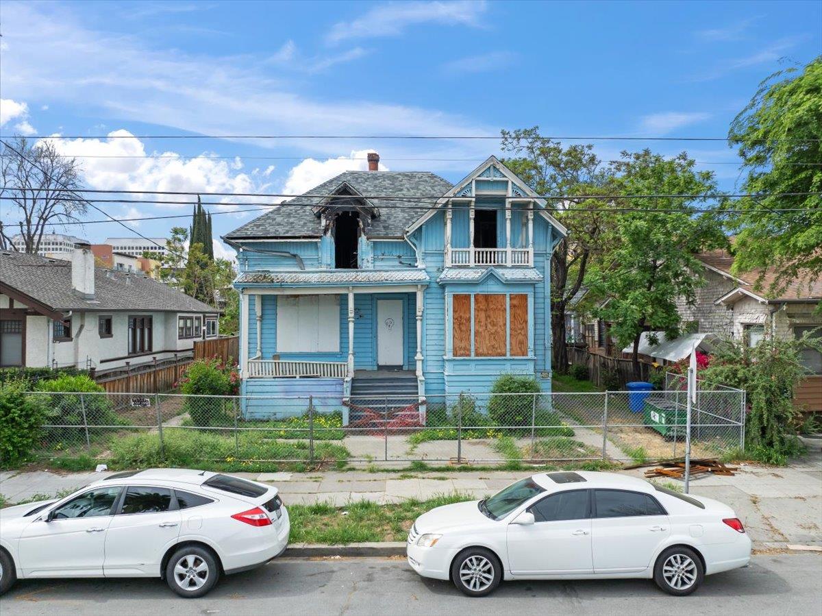 Front Image Thumbnail for ML82040836