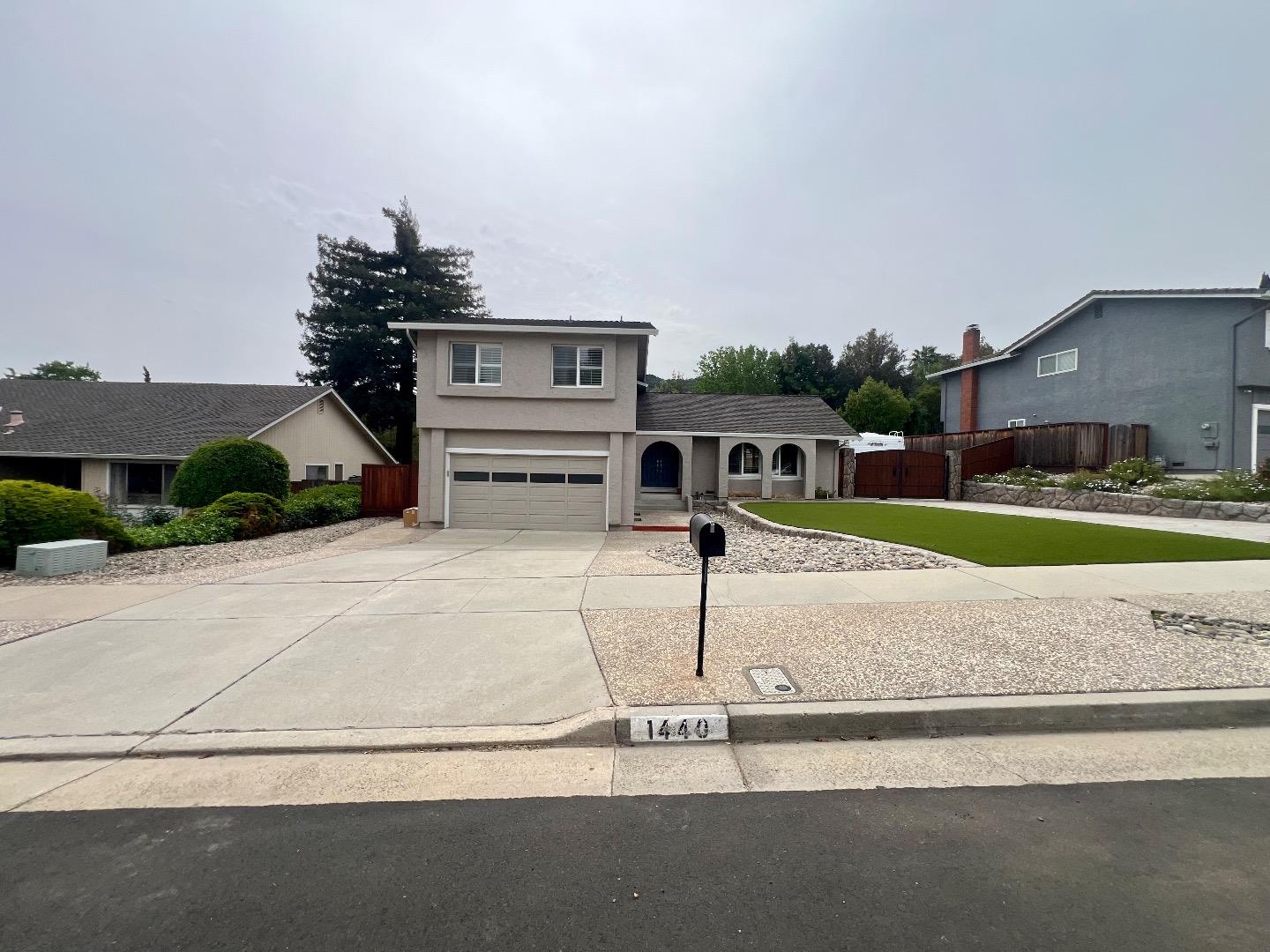 Front Image Thumbnail for ML82040869