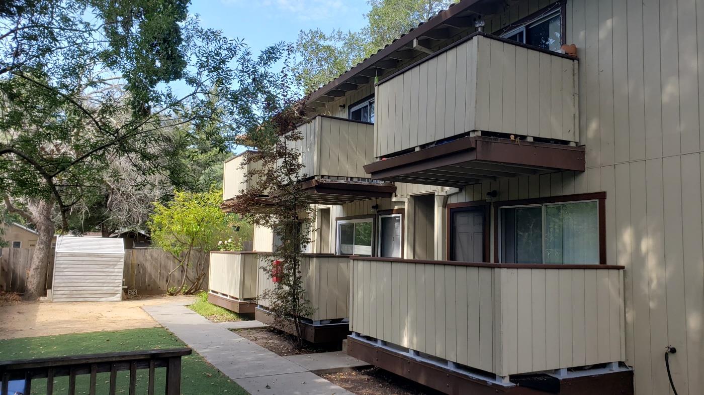 Front Image Thumbnail for ML82040894