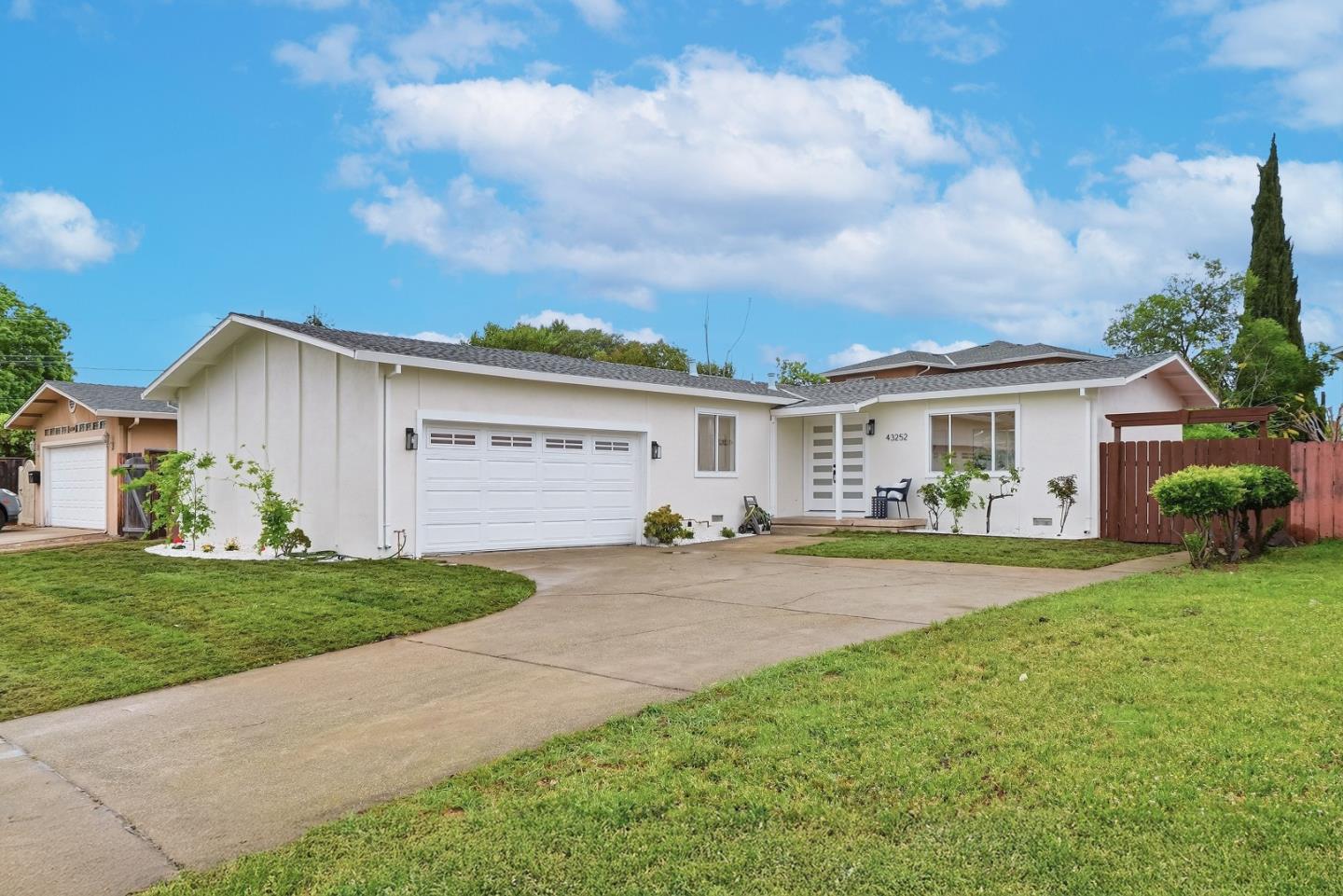 Front Image Thumbnail for ML82041229