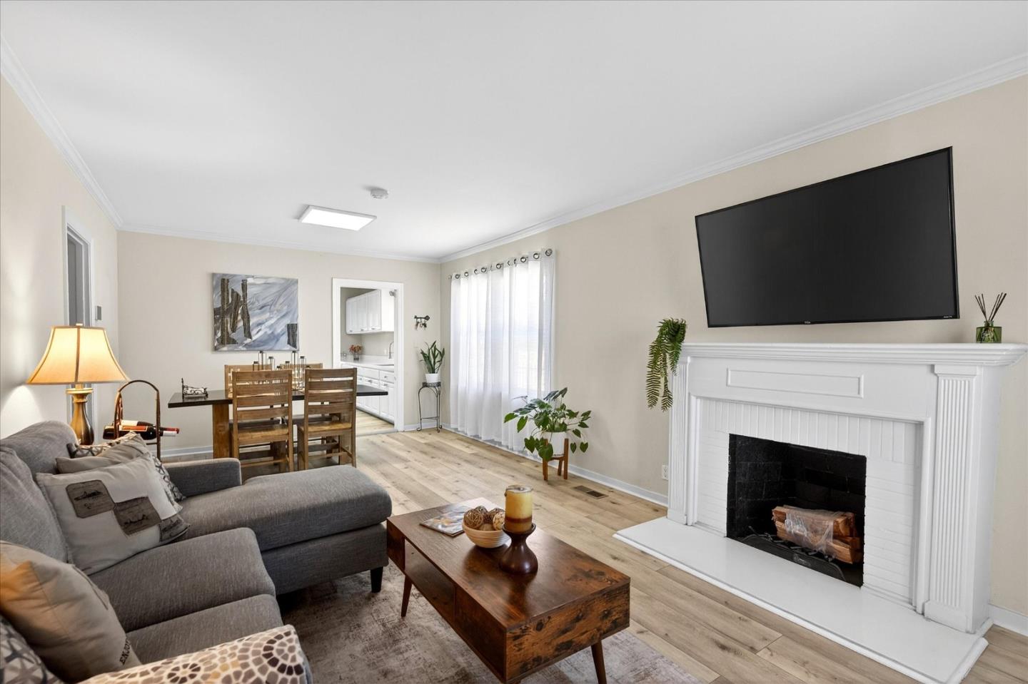 Front Image Thumbnail for ML82042584