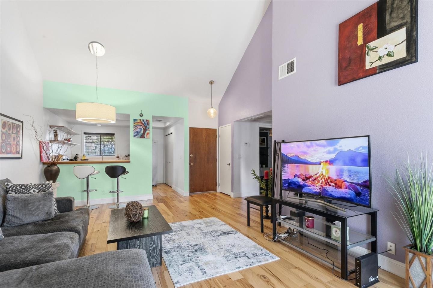 Front Image Thumbnail for ML82042837