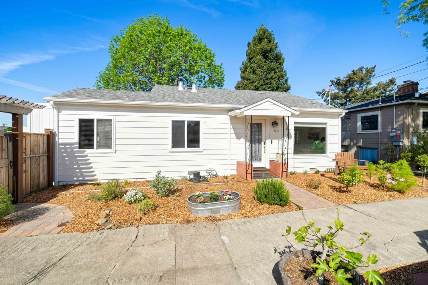 Front Image Thumbnail for ML82043139