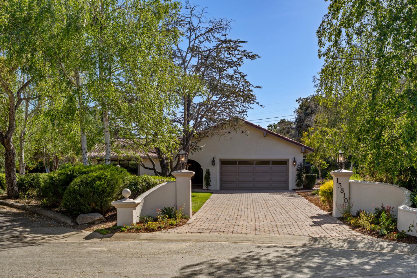 Front Image Thumbnail for ML82043711
