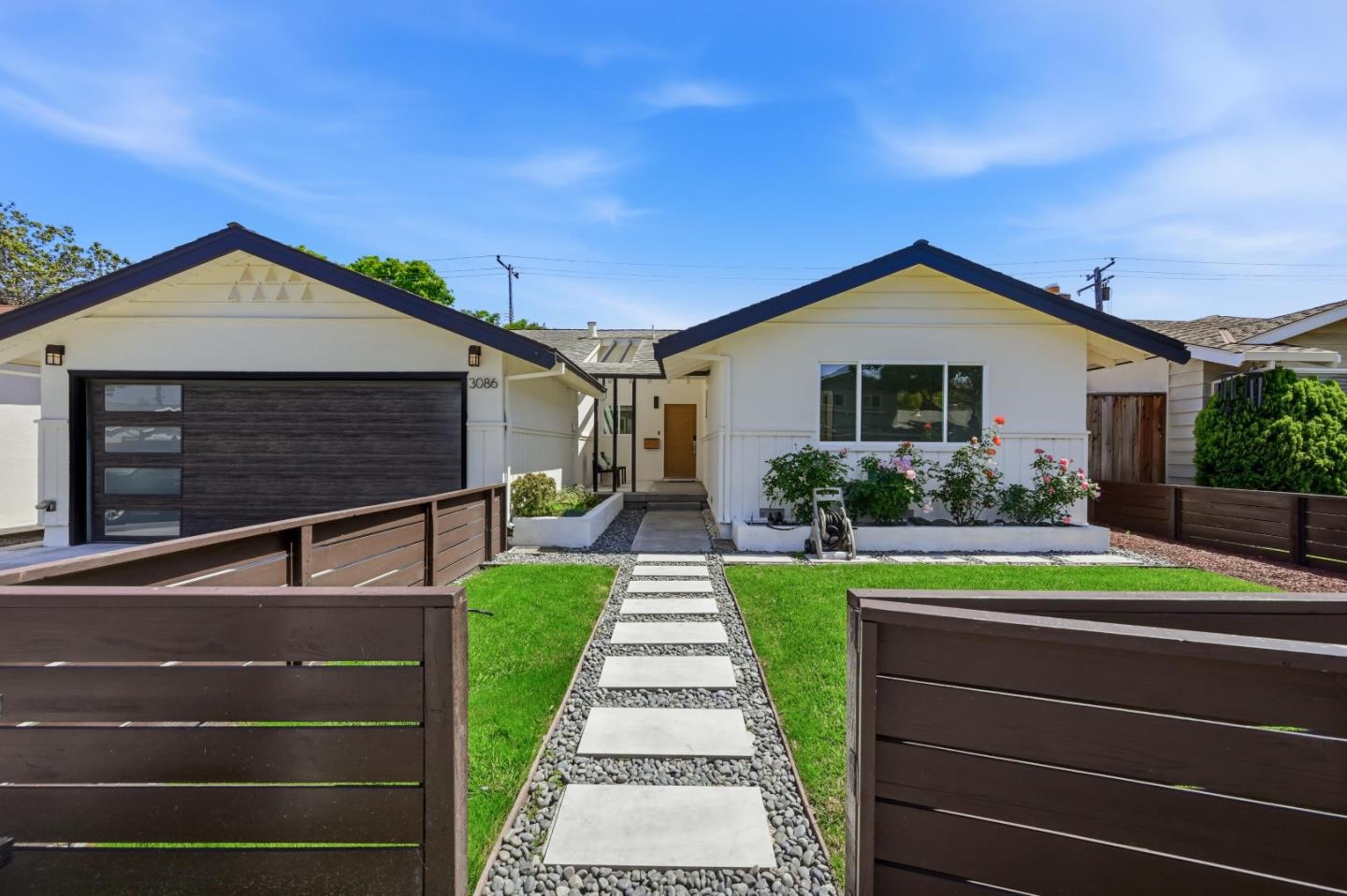 Front Image Thumbnail for ML82044397