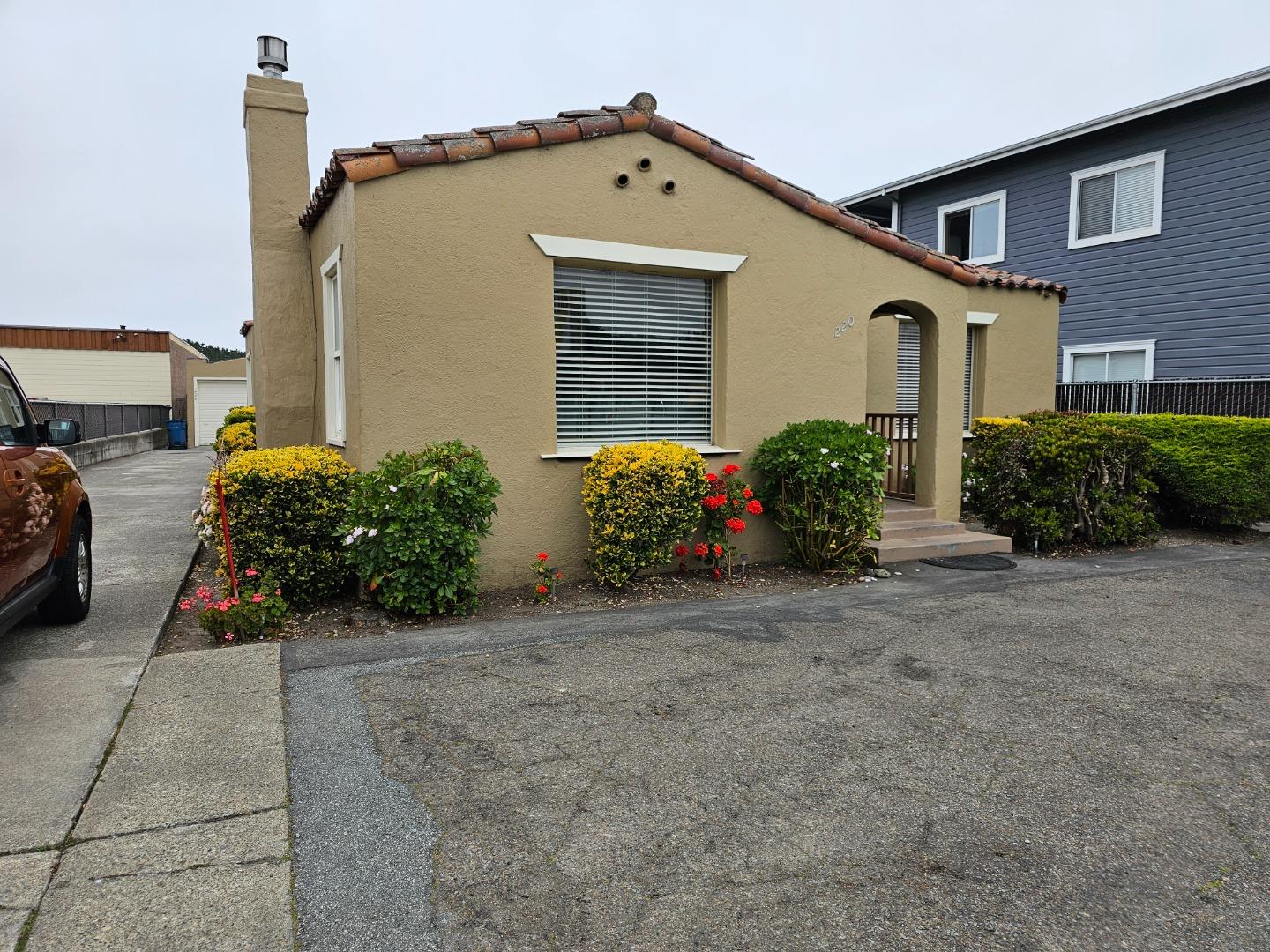 Front Image Thumbnail for ML82044638