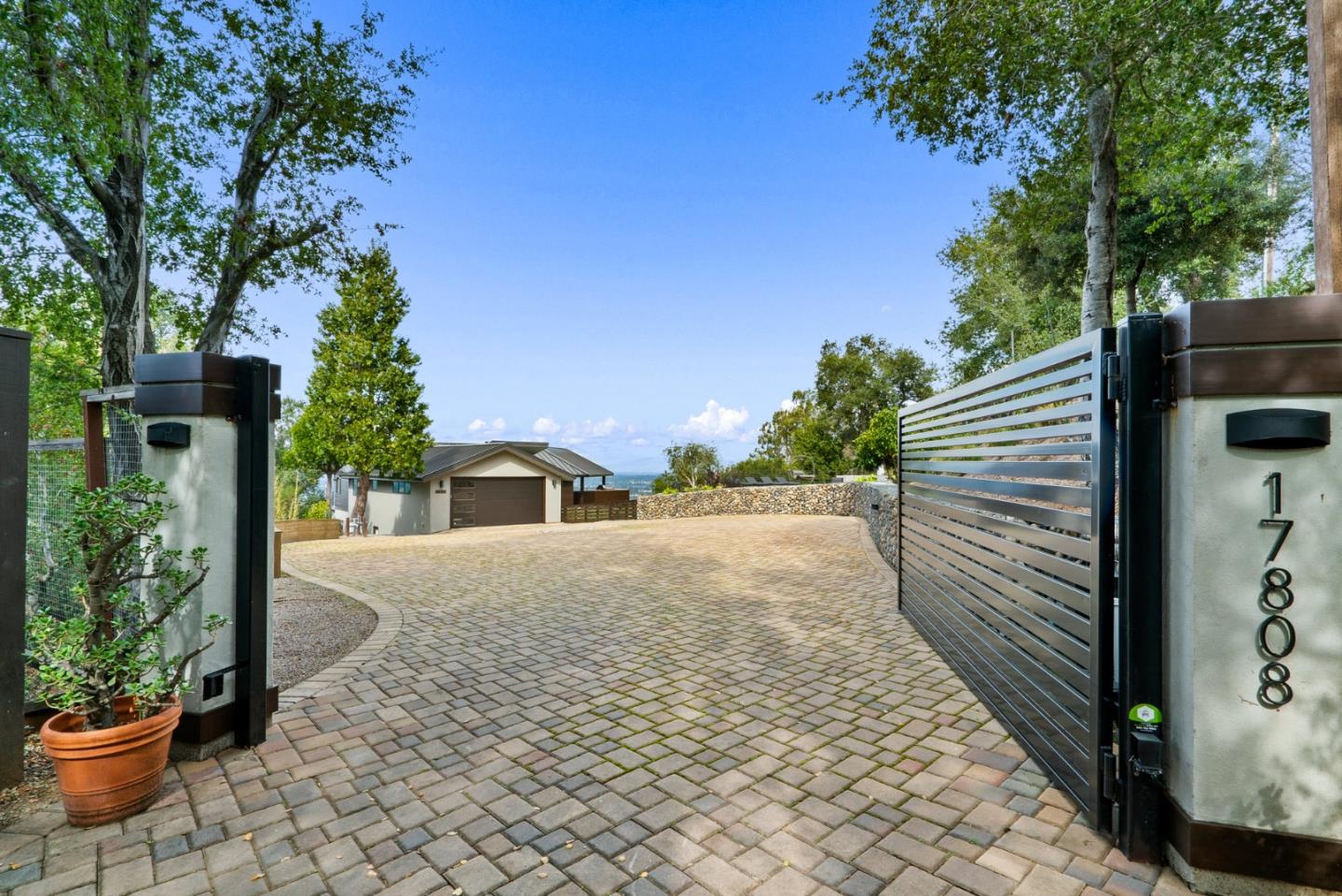 Front Image Thumbnail for ML82045110