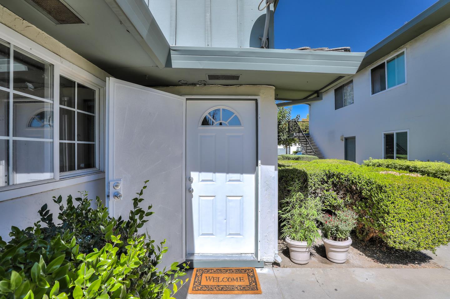 Front Image Thumbnail for ML82045557