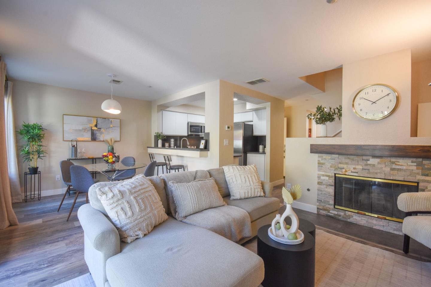 Front Image Thumbnail for ML82046461