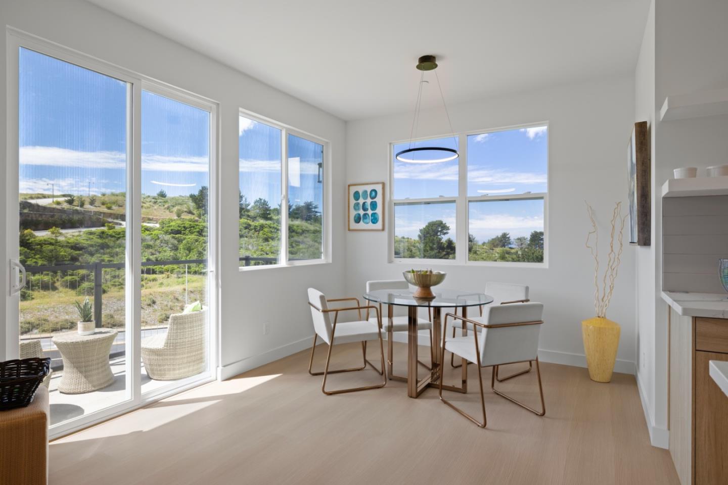 Front Image Thumbnail for ML82046486