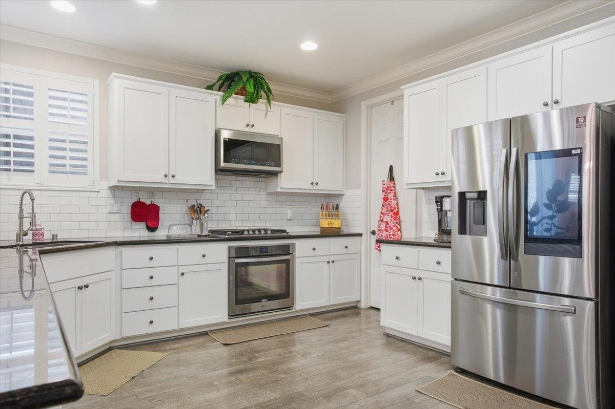 Front Image Thumbnail for ML82046843