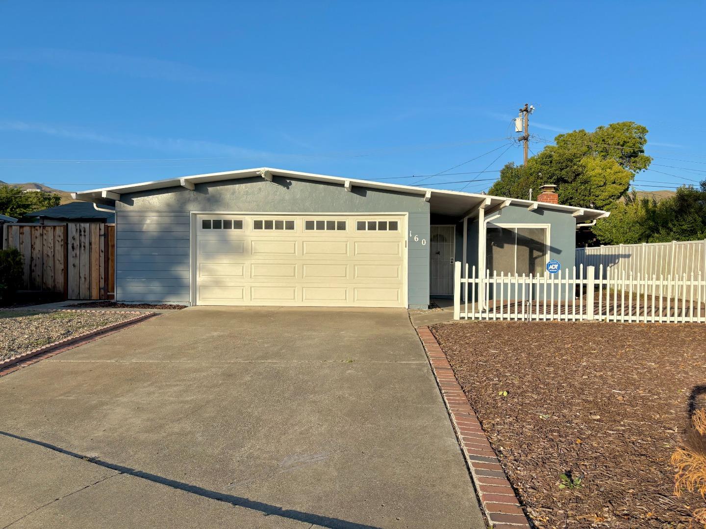 Front Image Thumbnail for ML82047346
