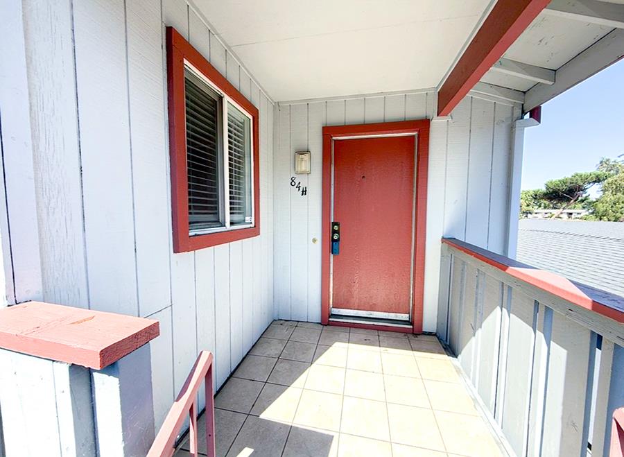 Front Image Thumbnail for ML82051552