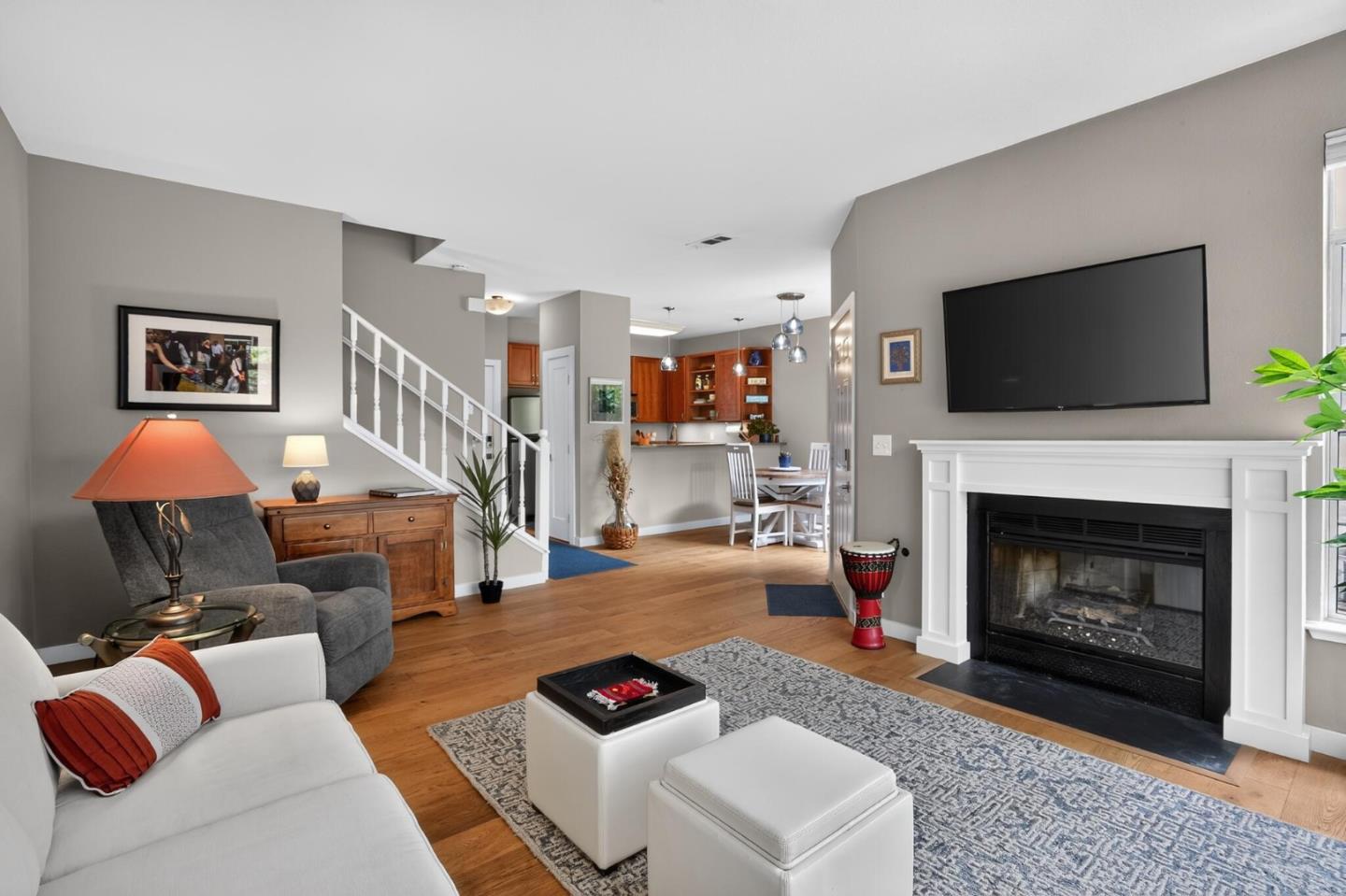 Front Image Thumbnail for ML82051753